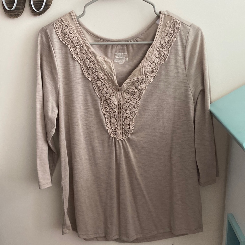 Lacy mid-sleeve tan shirt
